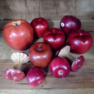 Vtg Wooden Faux Apples Fruit Rustic Wood Red Farm House Fall Cottage Decor